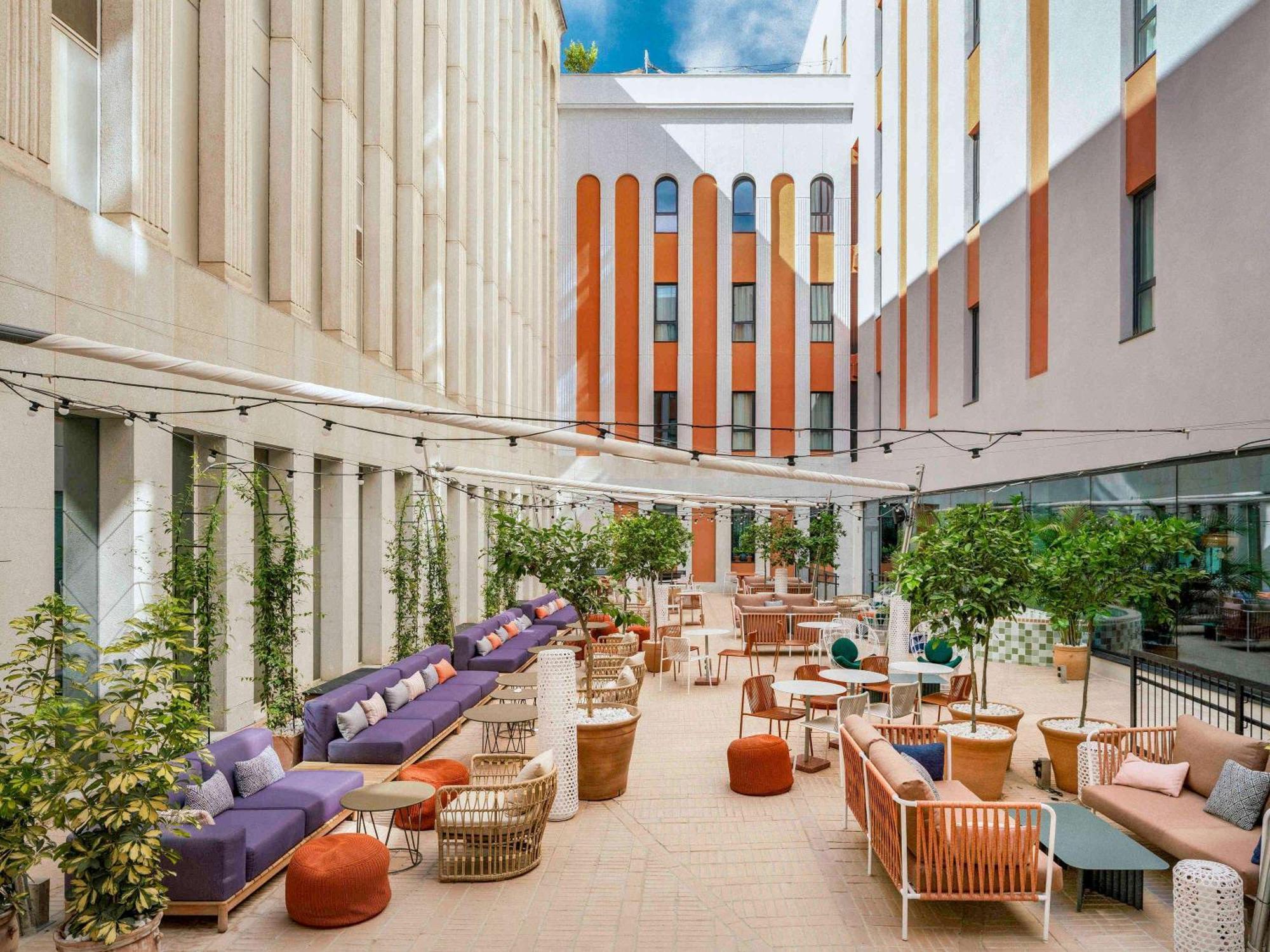 Ibis Styles Sevilla City Santa Justa Exterior photo